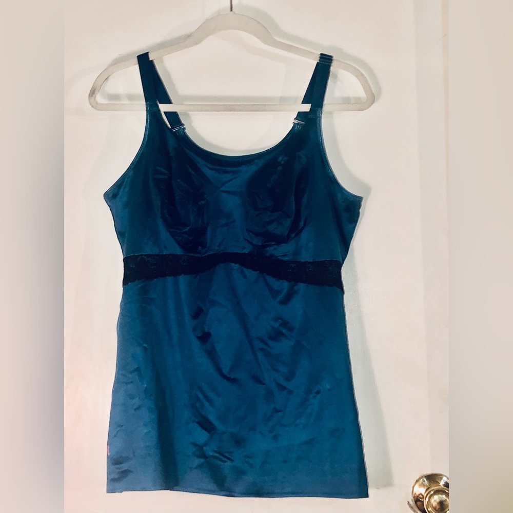 Elegant Blue Women's shaping Camisole. Very comfortable. Size 3X.